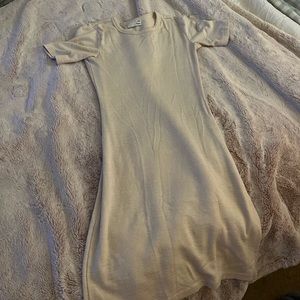 Wilfred Aritzia cream tshirt dress body on